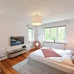 Stylisches Villa-apartment In Schlossgartennaehe شقة شفيرين